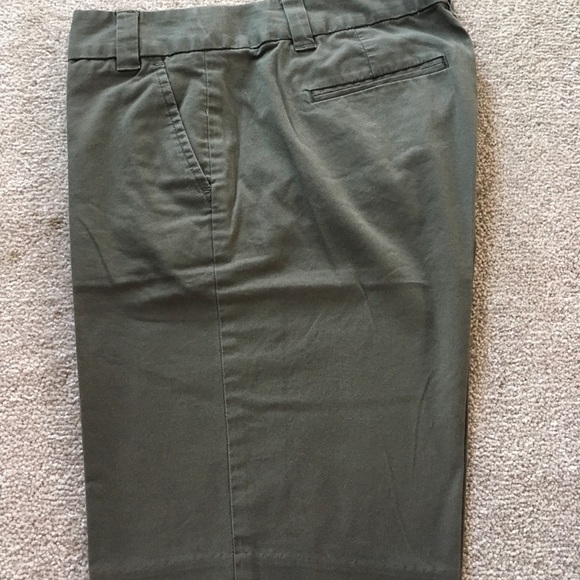 Gap Women’s Bermuda Shorts - Picture 6 of 6